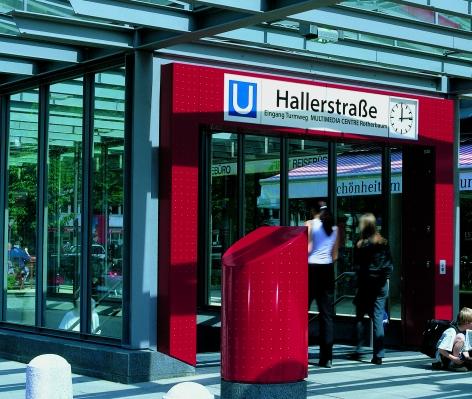 Portal am U-Bahn-Ausgang HallerstraÃŸe Hamburg (DE)