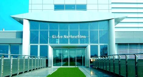 Eingangsportal fÃ¼r das Druckzentrum Kieler Nachrichten (DE)